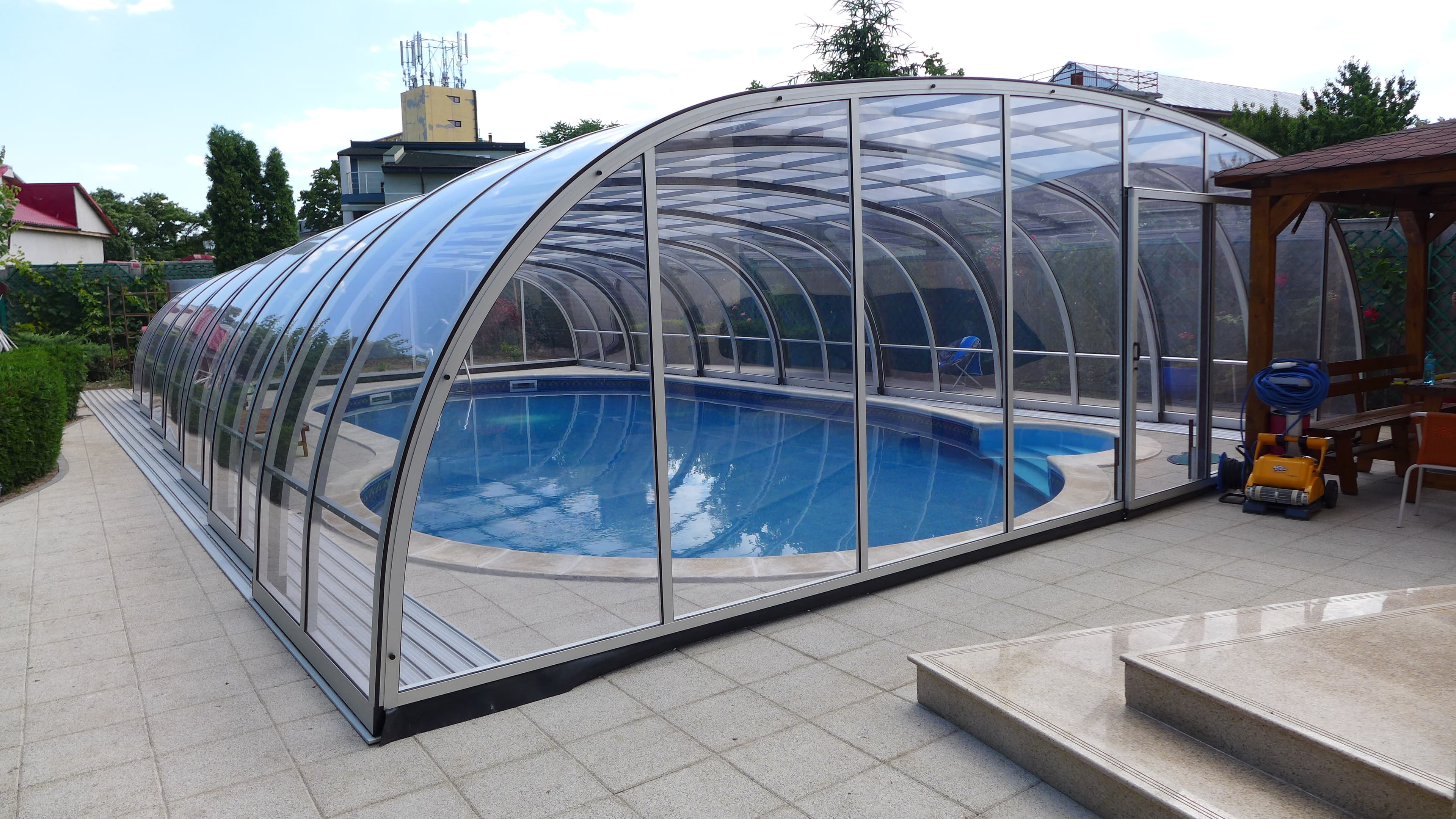 Jupiter - Acoperire înaltă pentru piscină din policarbonat
